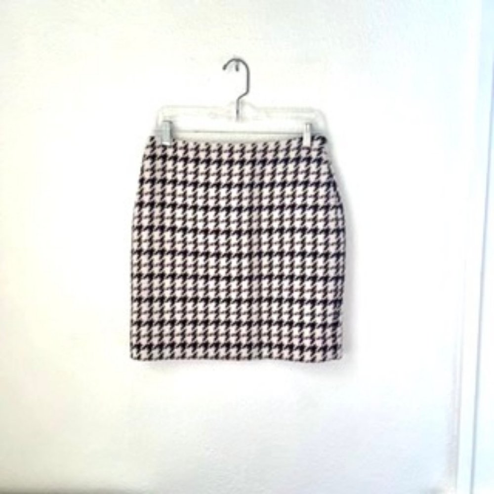 WHBM White House Black Market - Tweed Lined Skirt - Sz Med